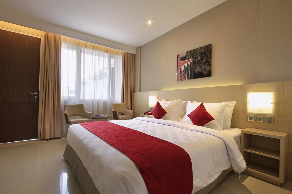 Ohana Hotel Kuta Кута Екстериор снимка