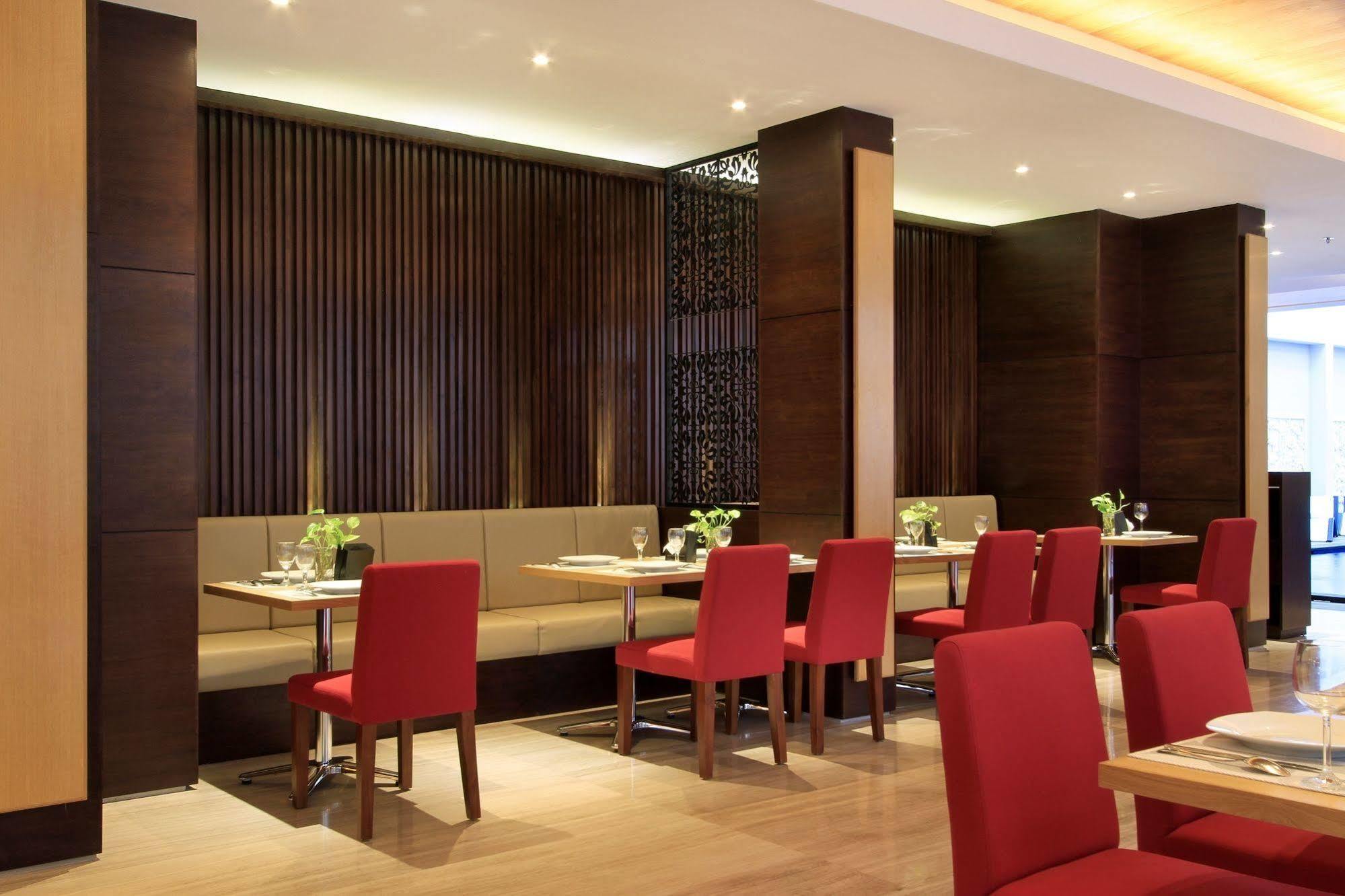 Ohana Hotel Kuta Кута Екстериор снимка
